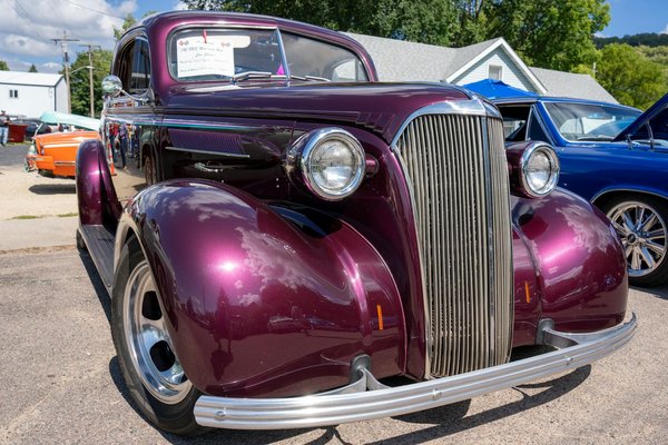 Quali sono i vantaggi e gli svantaggi dell'uso di veicoli a noleggio?